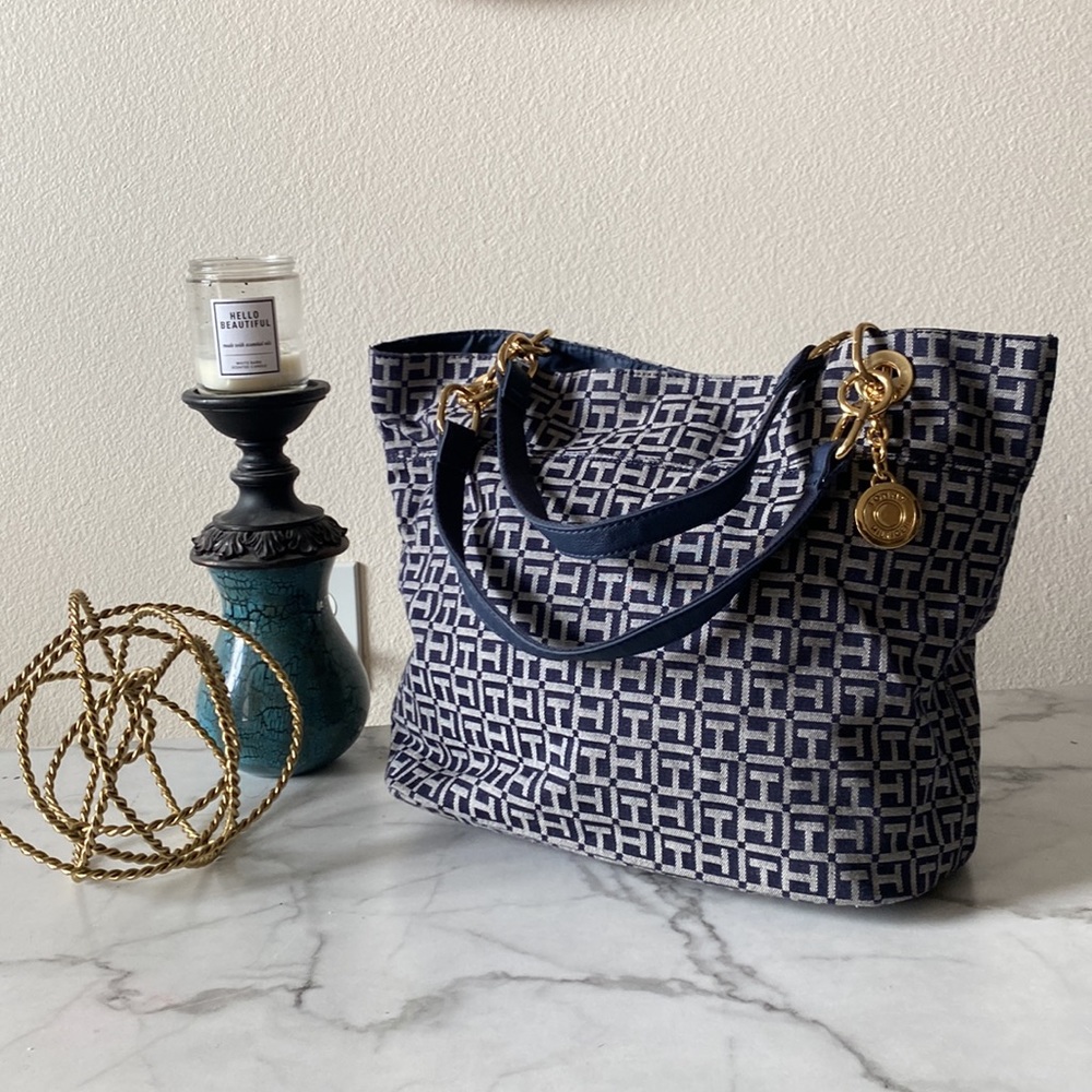 Authentic Tommy Hilfiger Purse - Y2K Approved